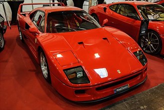 Supercar Spupersportwagen Ferrari F40 for road registration with technology from FIA Formula 1 racing from 80s 90s, fair Techno Classica