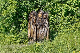 Pfullinger Sagenweg, wooden figures by Billy Troege