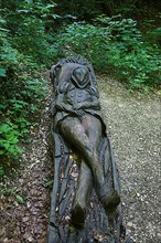 Pfullinger Sagenweg, wooden figure by Billy Troege
