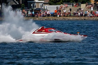 Hydroplane racing on the Saint Lawrence River, Valleyfield