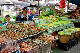 Fish and Fruits at Pat Khlong Talat market, Bangkok