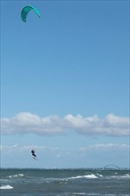 Kitesurfer jumps, Fehmarnsund Bridge