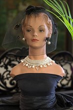 Head of a mannequin with necklace from the 1920s, Bavaria