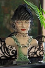 Bust of a mannequin with necklace from the 1920s, Bavaria