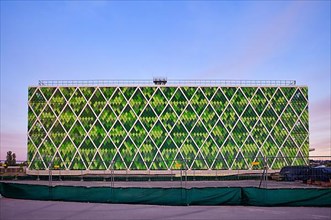 Sound insulation and natural ventilation through honeycomb structure in novel hybrid building, mixed-use building