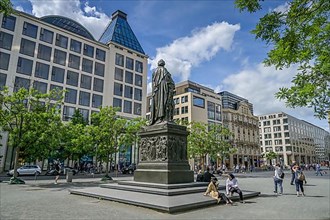Goethe Monument, Goetheplatz