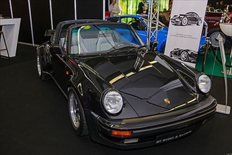Historic classic car Classic Car Porsche 911 930 Turbo Targa, Techno Classica trade fair
