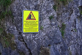 Warning sign stone chip,