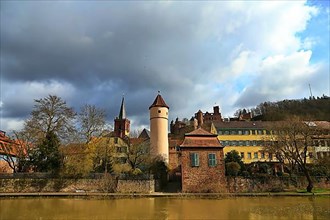 The Kittsteintor in Wertheim stands directly on the Tauber River. Wertheim