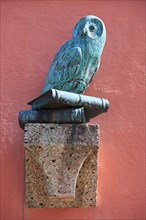 Statue of an owl at the library