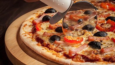 Letterbox panorama of pizza cutter