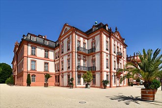 Baroque palace called 'Schloss Biebrich'
