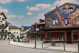 Village centre with shop of a wood carver