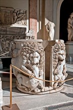 Sarcophagus in the Cortile ottagono