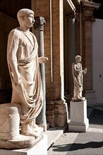 Roman statues in the Cortile ottagono