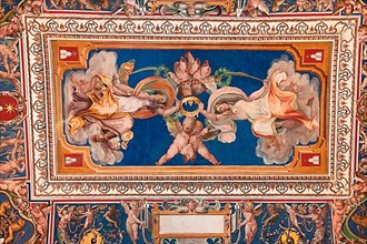 Ceiling painting with putti and crown