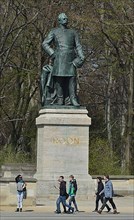 Monument Albrecht von Roon