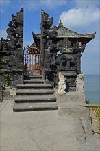 Sea temple Pura Batu Bolong