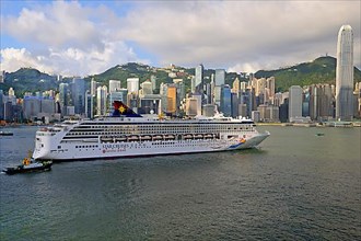 Cruise ship on the Hong Kong River