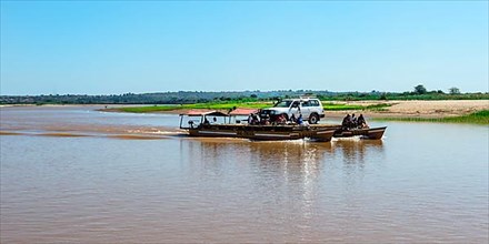 Ferry across the Tsiribihina River