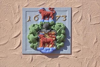 Coat of arms with the year 1673 on the town hall in Calw