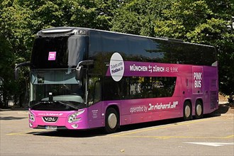 Long-distance coach Pinkbus