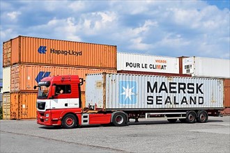 Truck Container Maersk
