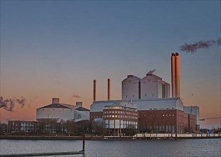 The Tiefstack combined heat and power plant at Billwerder Bucht is a coal-fired power plant and gas-and-steam combined cycle power plant and generates electricity and heat