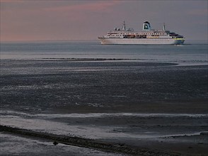 The MS Deutschland passes the mouth of the Elbe into the North Sea in the Wadden Sea National Park