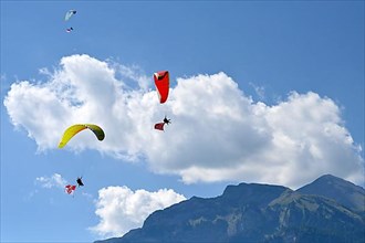 Paraglider pilots Swiss cantonal flags