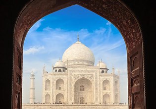 Taj Mahal through arch
