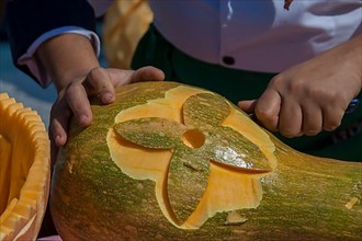 Chef demonstrates his art in vegetable carving