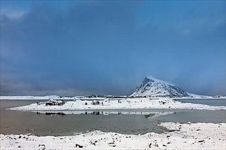 Mount Hoven in the snow in winter