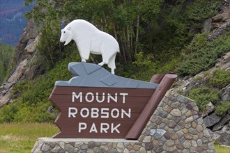Entrance sign of Mount Robson Provincial Park