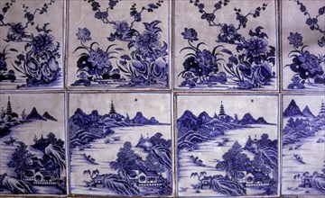 18th century hand painted willow patterned Chinese porcelain floor tiles from canton in China Laid in Jewish Synagogue