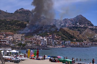 Heatwave causes forest fires between Giardini-Naxos and Taormina