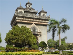 Patuxai Gate