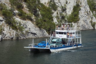 Rozafa ferry