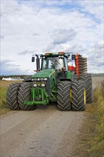 John Deere 8530 tractor with twin wheels
