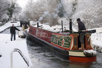 Narrow boats in the snow