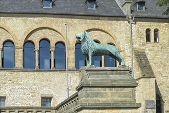 Replica of the bronze statue of the Braunschweig Lion