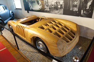 Porsche Spyder 550 wooden model