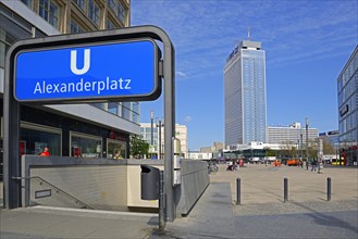 U Bahnneingang and Park Inn Hotel am Alexanderplatz