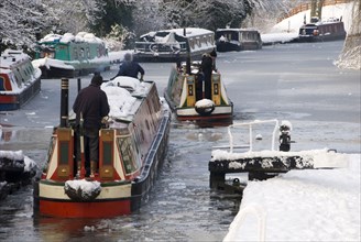 Narrow boats in the snow
