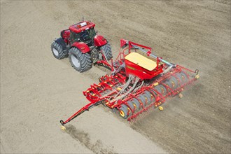 Case 225 Tractor CVX with seed drill Vaderstad Rapid A 600S