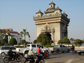 Traffic in front of Patuxai Gate