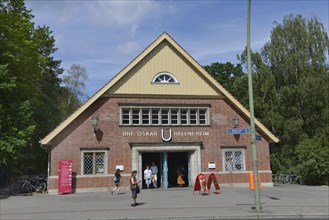 Oskar-Helene-Heim underground station