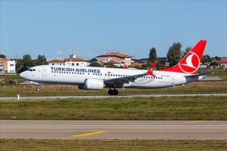 A Turkish Airlines Boeing 737 MAX 8 aircraft with registration TC-LCA at Porto Airport