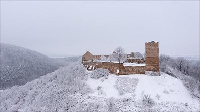 Gleichen Castle in the snow