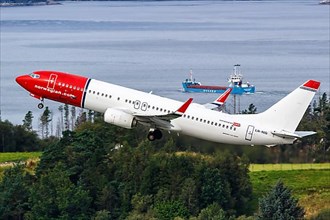 A Norwegian Boeing 737-800 aircraft with registration LN-NIG at Bergen Airport